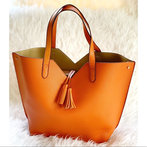 Neiman Marcus Handbags - Neiman Marcus Tote